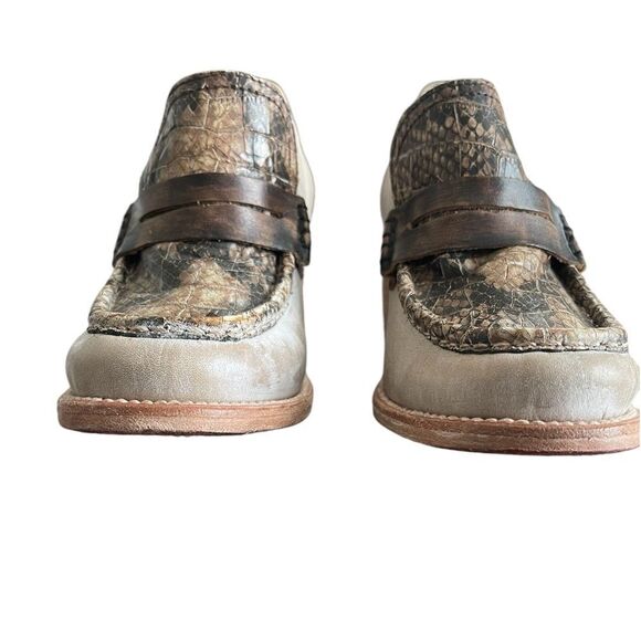 FREEBIRD by STEVEN 'Chevelle' Tan/Gray Snake Print Leather Block Heel Loafers - Picture 6 of 10